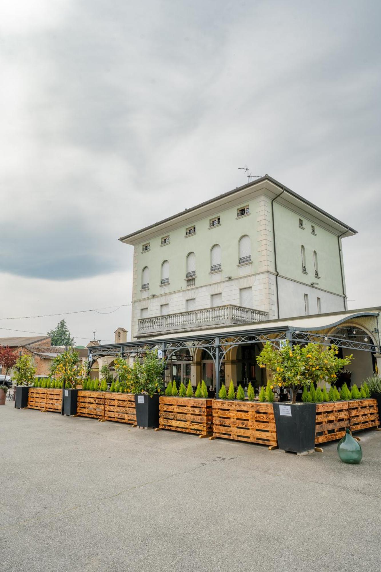 Ca'Os Locanda&Grill Vigostano Exteriör bild